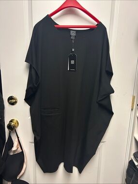 Balloon Dress
Fun dress with drop shoulder sleeves.